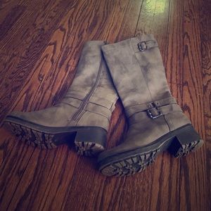 Women’s gray leather high boots size 6.5